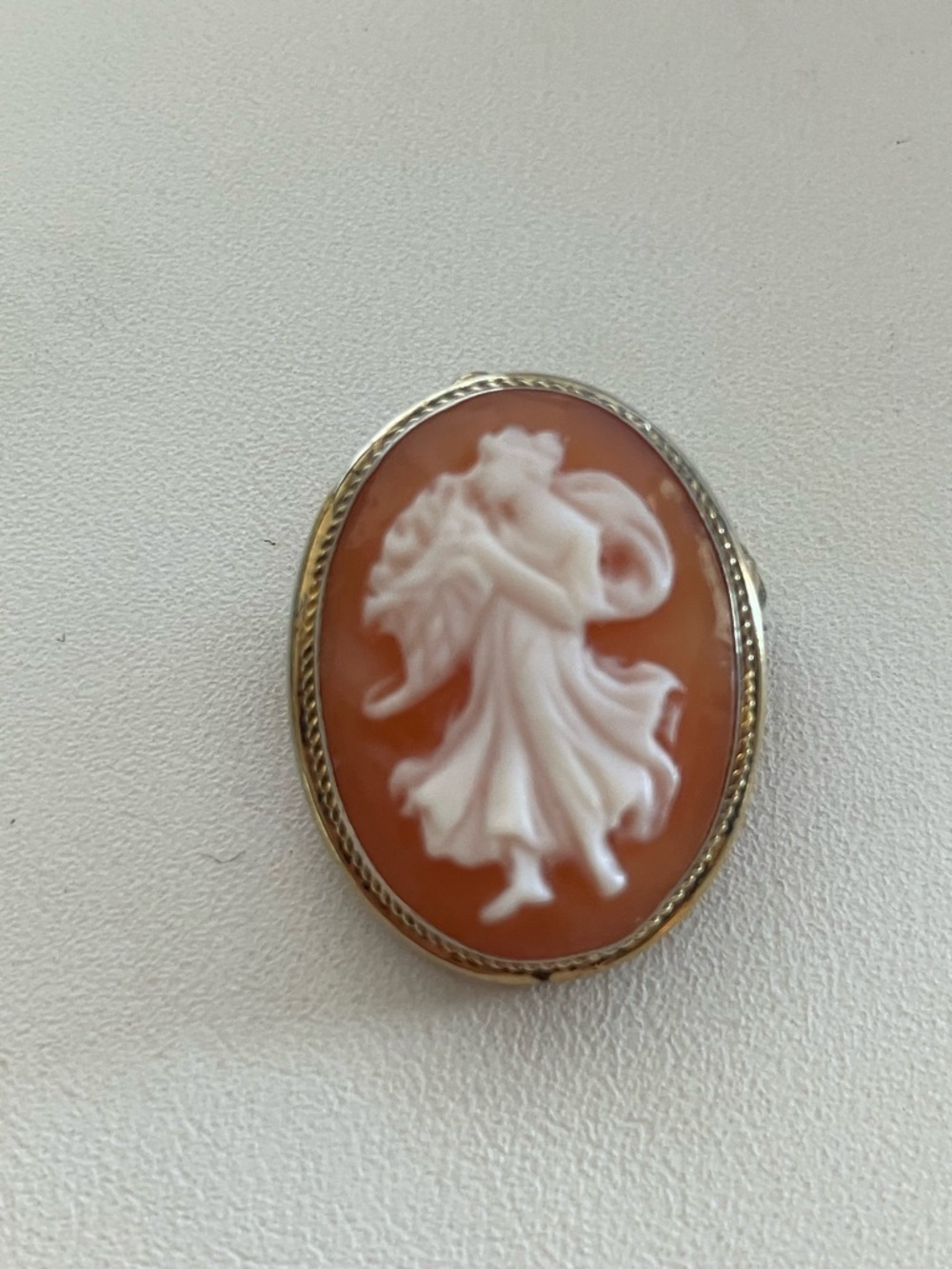 Vintage 800 Silver Classic Cameo Pendant/Brooch in Coral and White